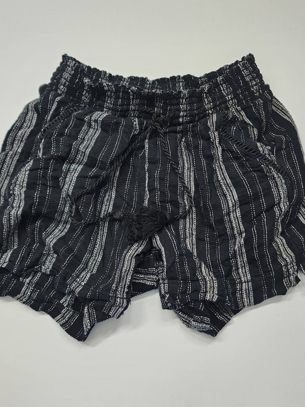 Briggs New York Shorts Women's XS Linen Blend Black White Boho Hippie Summer